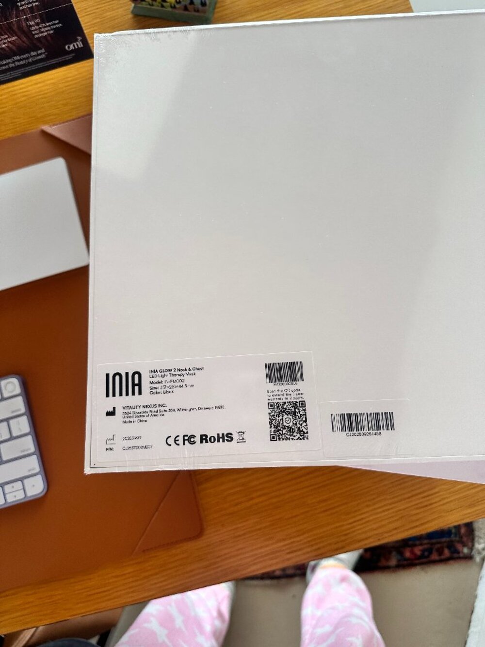 INIA Glow Neck and Chest Led Light Therapy Mask